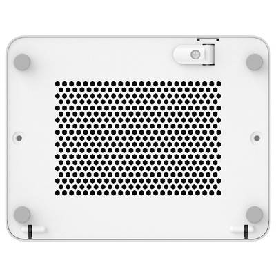 Witte onderkant van een laptop met een zwart ventilatierooster en vier grijze steunpootjes in de hoeken.