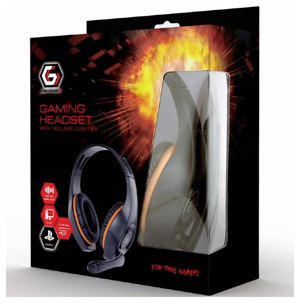 Verpakking van een gaming-headset met volumenregelaar. Ontwerp met vuurachtergrond, logo's voor PC, Mobiel, PS4; Slogan: 'Voor Echte Gamers'.