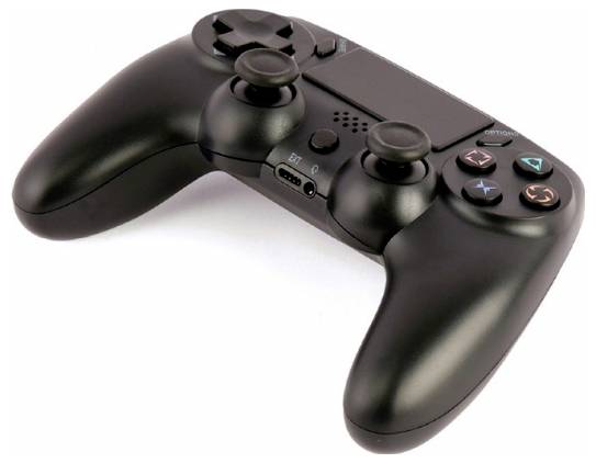 Een zwarte gamingcontroller met twee analoge sticks, richtingstoetsen en actieknoppen.