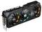 Een grafische kaart van Gigabyte met drie ventilatoren, model GeForce RTX. De kaart heeft verschillende aansluitingen aan de zijkant.