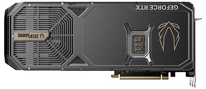 Videokaart met de opschriften 'GEFORCE RTX' en 'ZOTAC GAMING' op een zwarte behuizing, toont technische ventilatorstructuur en aansluiting.