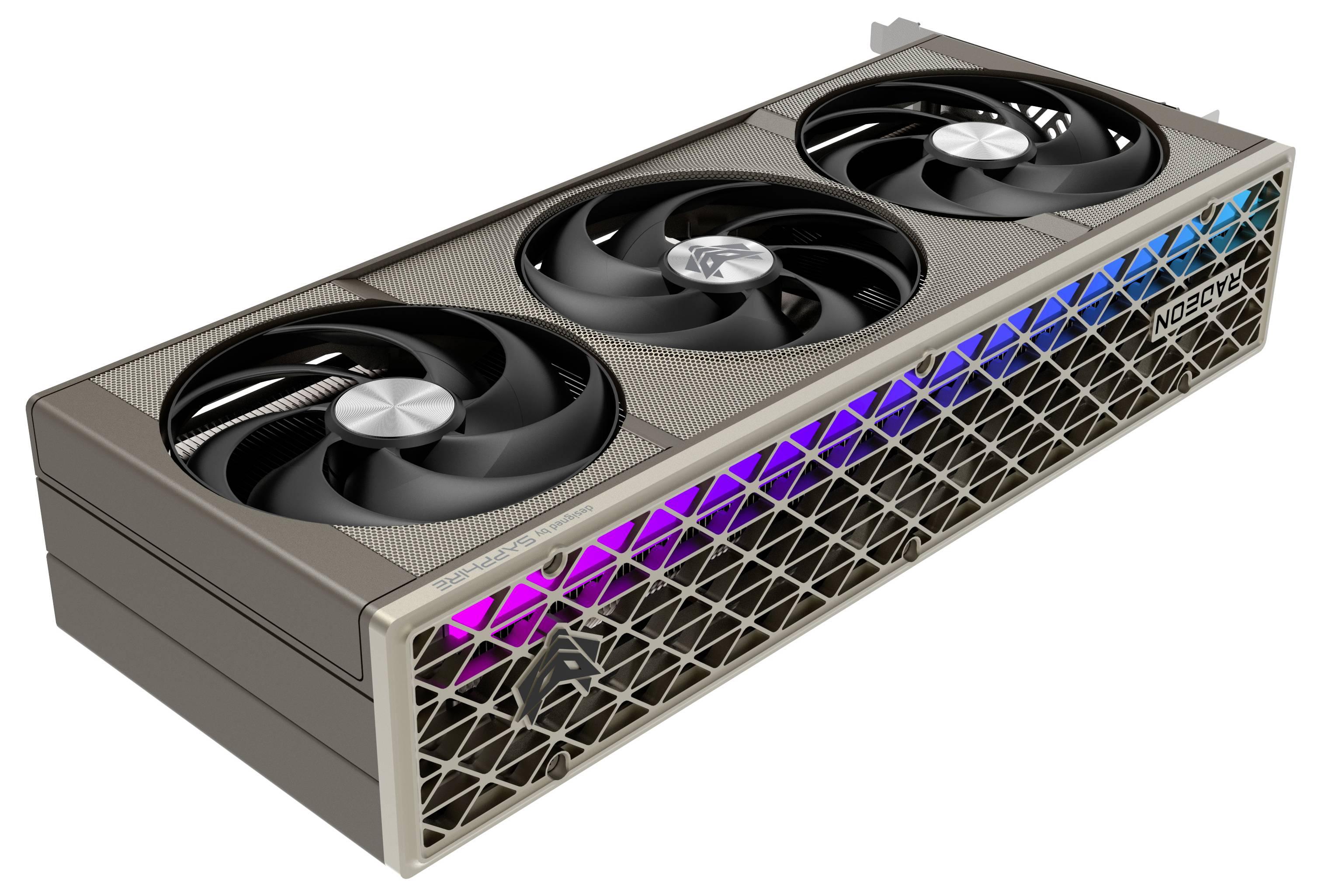 Drievoudige ventilator-videokaart met RGB-verlichting aan de zijkant. Metalen koelvinnen en een modern design voor krachtige prestaties.