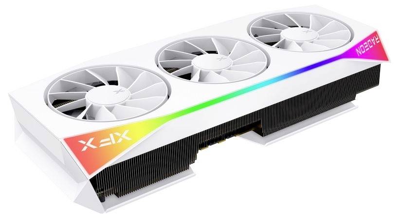 Witte videokaart met drie ventilatoren en RGB-verlichting langs de randen, draagt het logo 'X=IK' en het modelnummer 'ND3C1Y'.