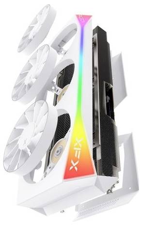 Witte videokaart met drie ventilatoren en RGB-verlichting.