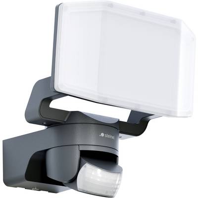 Buitenlamp met bewegingssensor in donkere behuizing. Rechthoekige lampenkap met groot verlichtingsoppervlak. Merknaam op de behuizing.