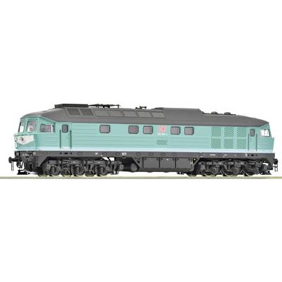 Een groen-zwarte locomotief van Deutsche Bahn met het opschrift 'DB Schenker'.