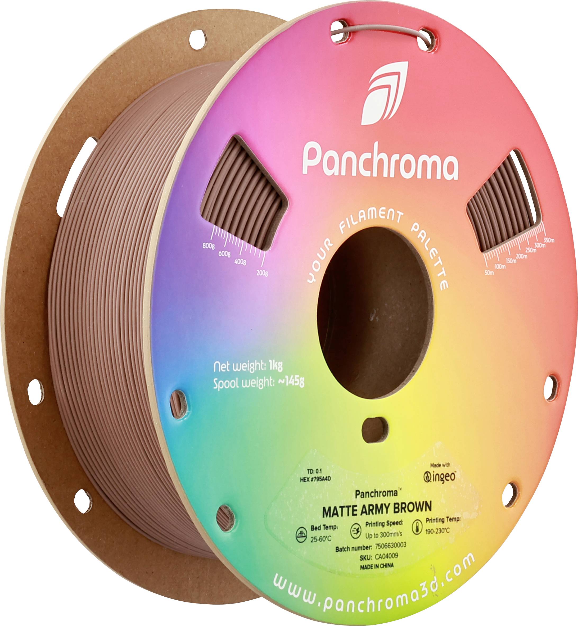 Rol met 3D-printer-filament, kleur 'Matte Army Brown', gewicht 1 kg, op kleurrijk karton. Website-opschrift: www.panchroma3d.com.