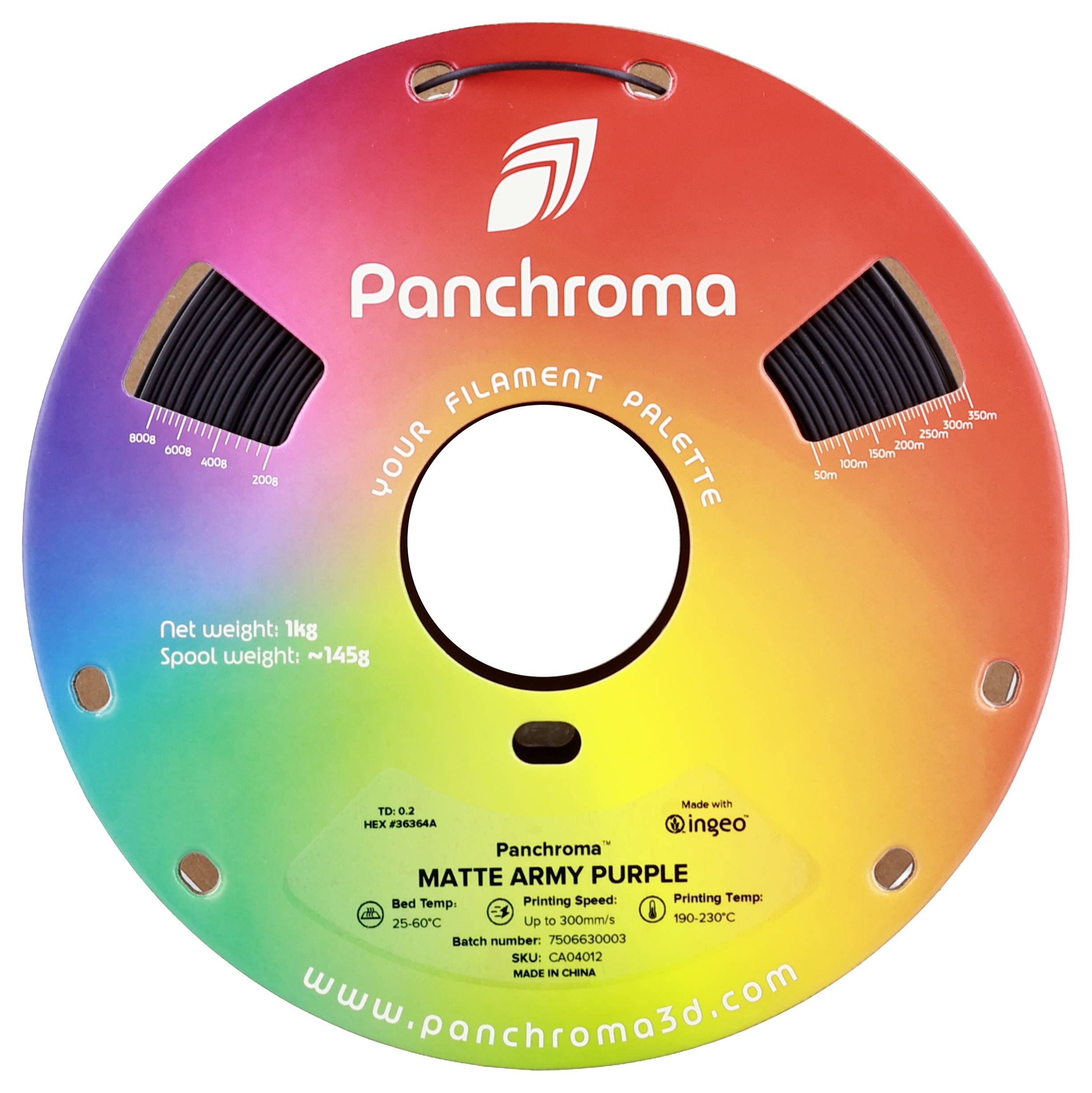 Een ronde filamentspoel met regenboogkleur toont het merk 'Panchroma'. Gewicht: 1 kg. Kleur: Mat Legerpurper. Temperatuur: 250°C.