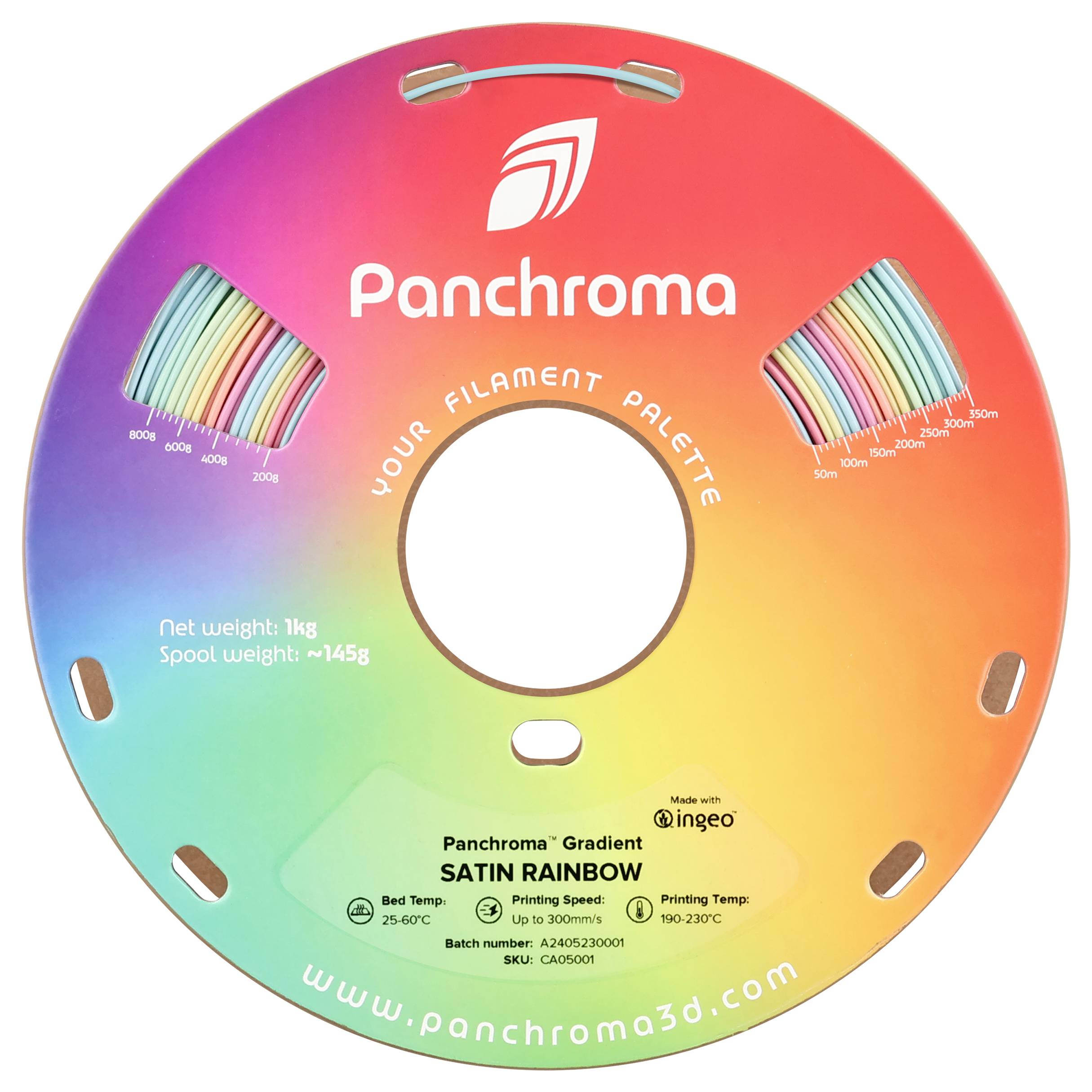 Een regenboog-filamentspoel van Panchroma, toont kleurovergangen van blauw naar rood. Voorzien van labels met details over gewicht en druktemperaturen.