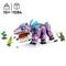Een paarse LEGO-dinosaurus met kleurrijke stekels en beweegbare kop. Daarnaast een gele minifiguur in bananenpak en een krijger met zwaard. Vanaf 10 jaar.