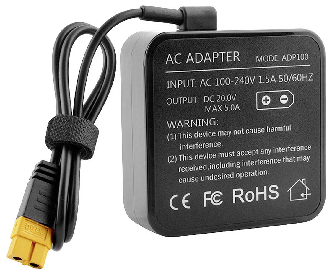 Zwart netsnoer met kabel, etiket toont 'AC Adapter', ingang 100-240V, uitgang 20V. Waarschuwingsteksten en certificaatlogo's zichtbaar.