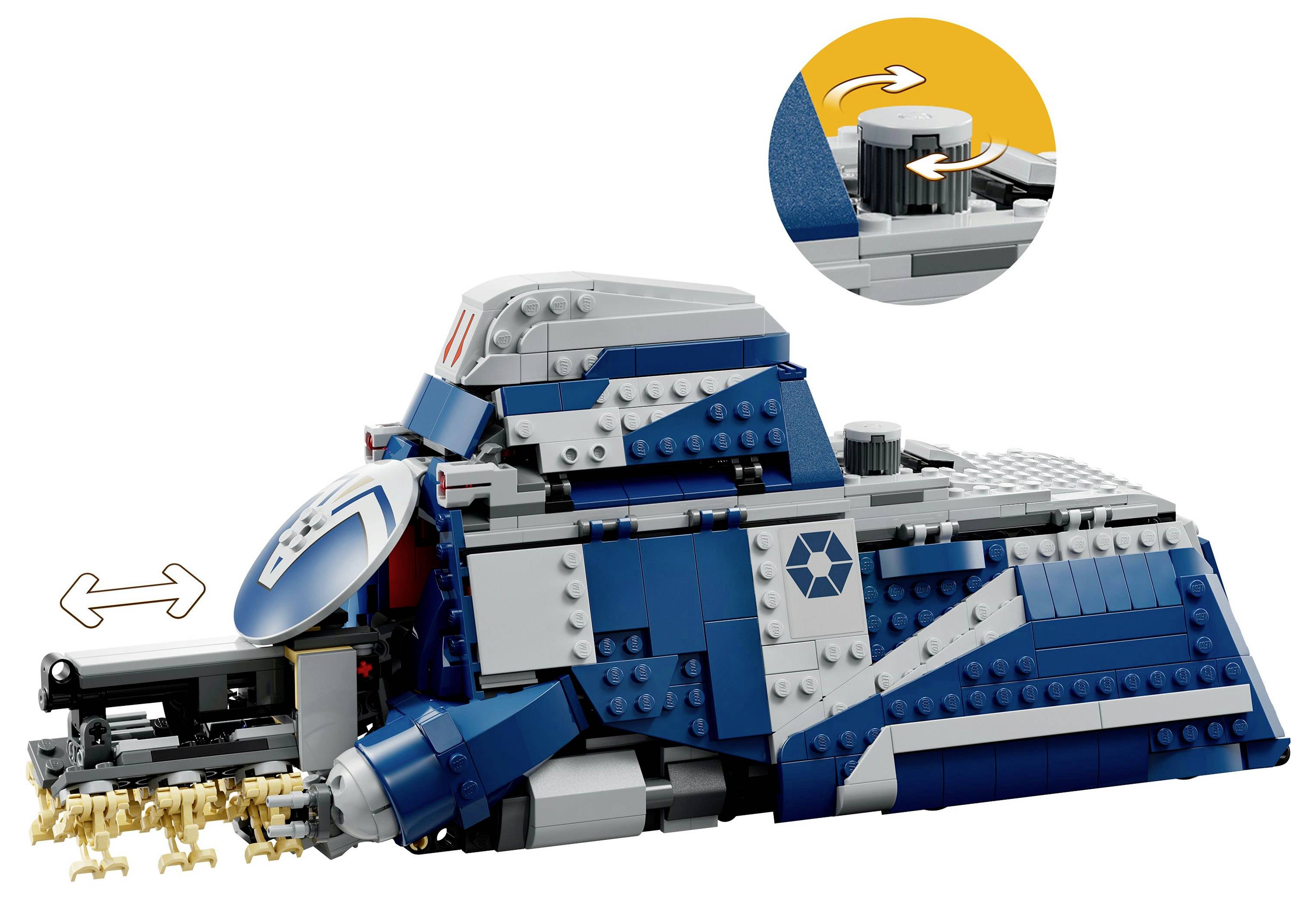 Een blauw en grijs LEGO-model dat lijkt op een gepantserd voertuig. Pijlen geven de beweegbare onderdelen aan. Een inzetafbeelding toont een detail van een wielenmechanisme.