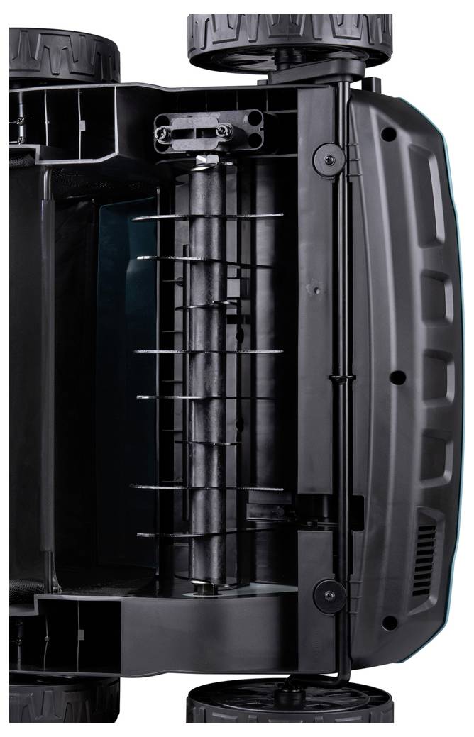 Onderkant van een elektrische of handmatige grasmaaier met zichtbaar mes en wielsysteem.