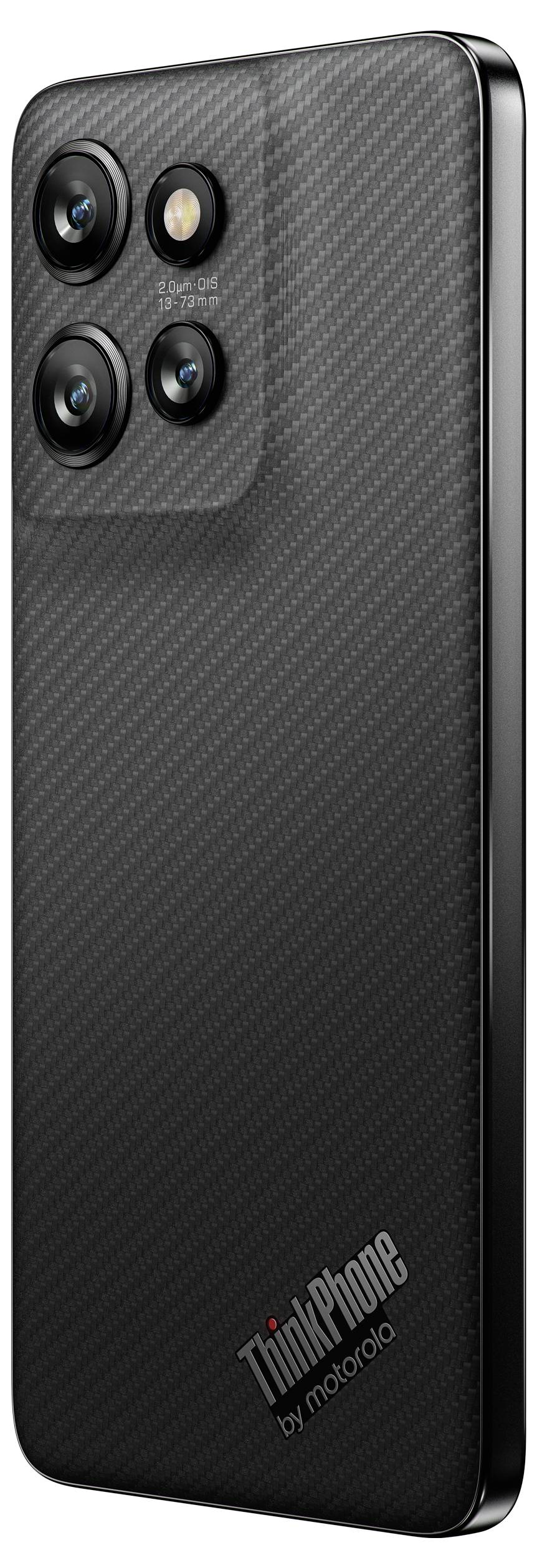 Een zwarte smartphone met drie cameraletrappen aan de achterkant. De tekst 'ThinkPhone by Motorola' is zichtbaar aan de onderrand.