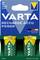 Twee Varta oplaadbare C-batterijen, 3000 mAh, in groene en gele verpakking. Tekst 'Recharge Accu Power' en logo bovenaan zichtbaar.