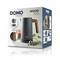Waterkoker 'DOMO' met houten handgreep op verpakking. Capaciteit 1,7 L, 360° draaibaar. Productafbeeldingen en theepot op de achtergrond.