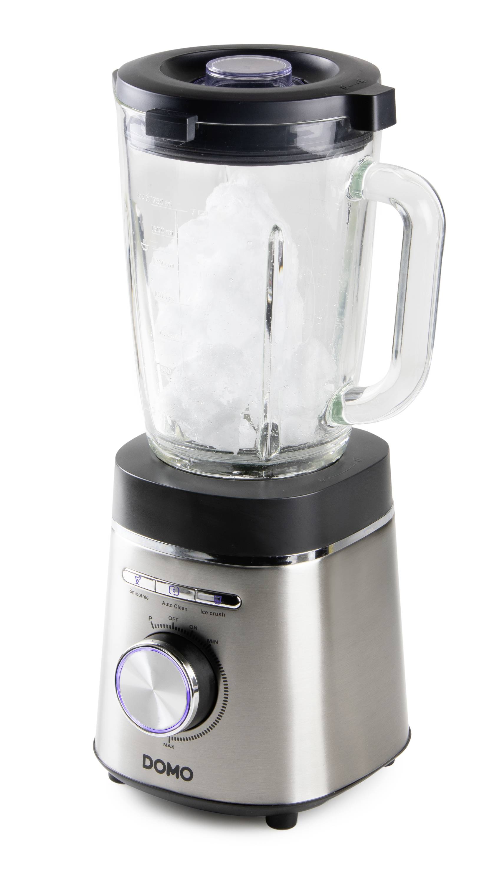 Een zilveren blender met glazen kan, gevuld met ijs, op een zwarte basis met draaiknop.