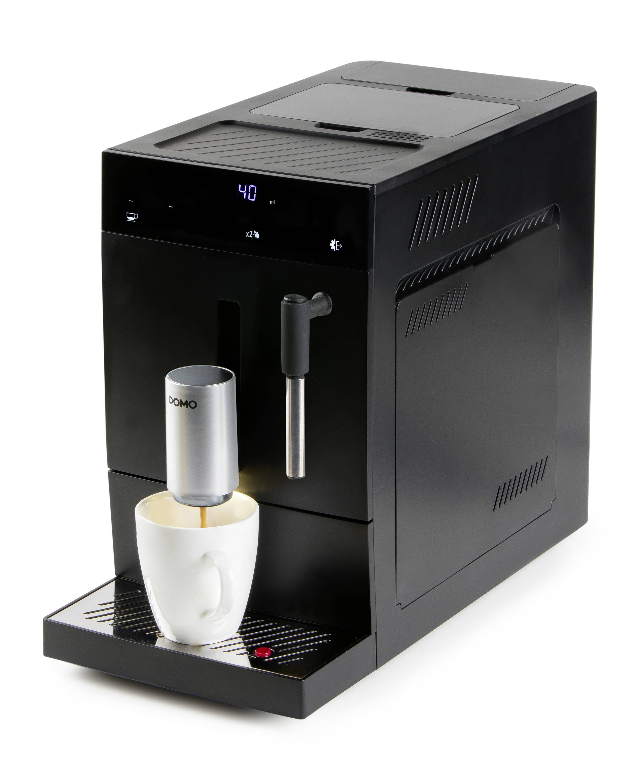 Een zwarte koffiemachine zet een kopje koffie. Het display toont het getal 40.