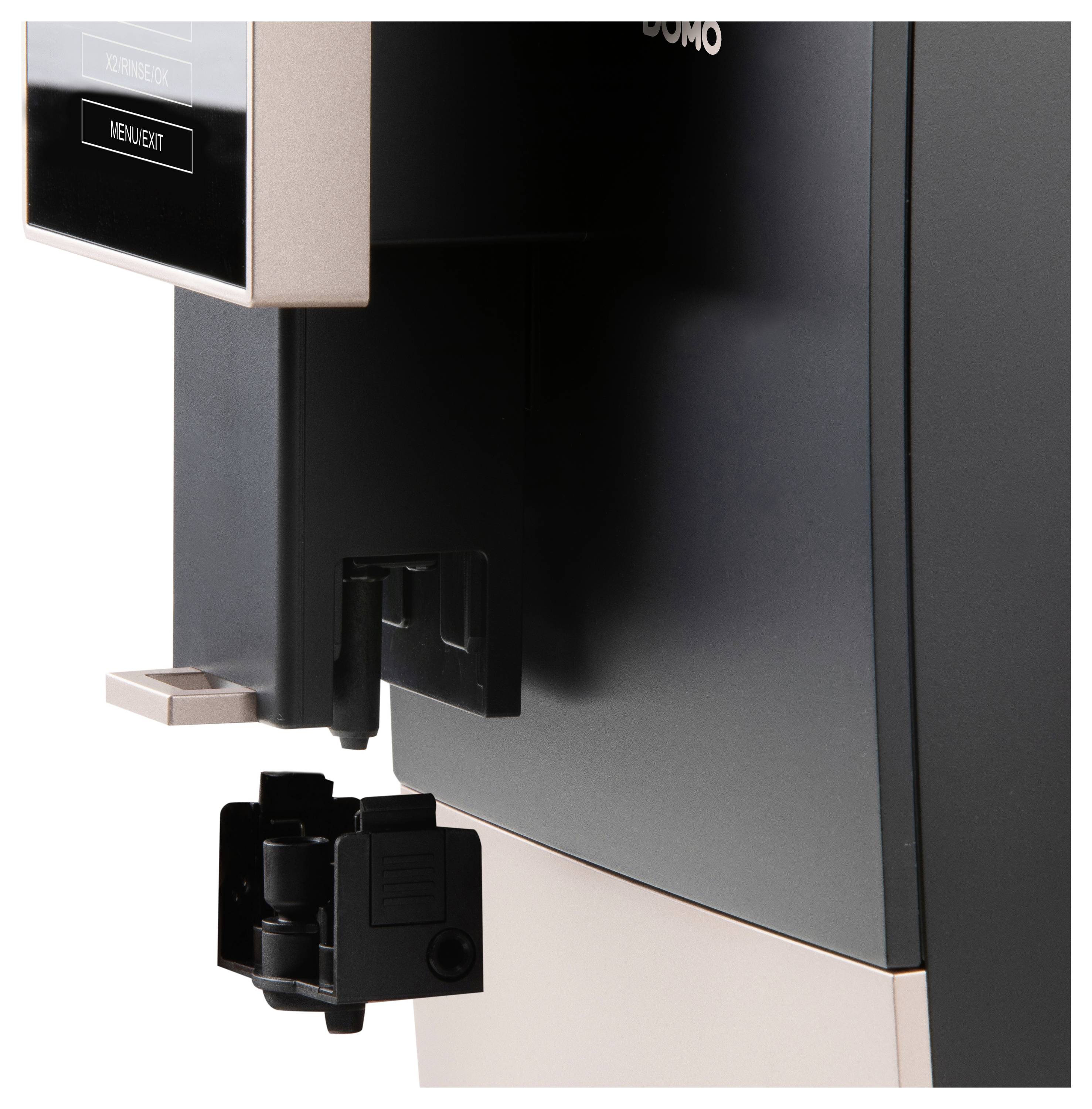 Een deel van een zwarte en roségouden koffiemachine met een LED-display en knoppen. De koffieuitloop is zichtbaar.