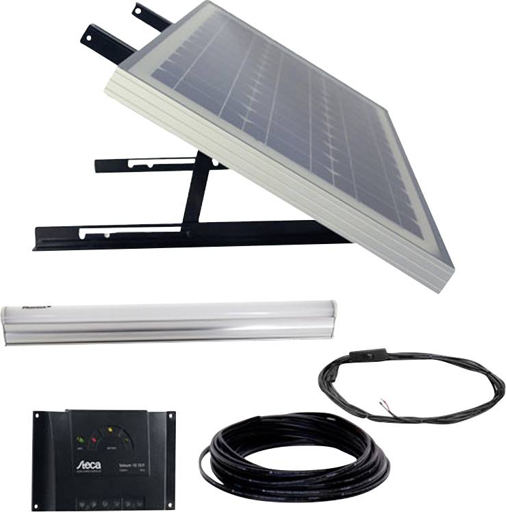 Zonnestroomset met zonnepaneel op standaard, regelapparaat, verlichting en kabels, geschikt voor autonome stroomvoorziening.