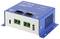 Blauwe Laadbooster 12 V 30 A van IVT, toont laadstatusindicator, batterijgegevens en aansluitingen voor batterijen.