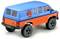 Blauwe en oranje speelgoedtruck met het 'Gulf'-logo aan de zijkant, offroad-ontwerp, grote wielen.