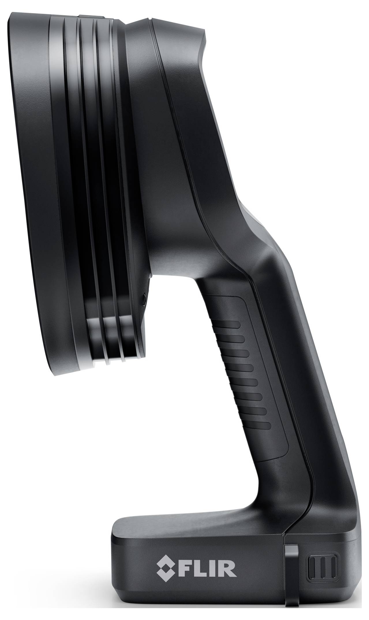 Zwarte FLIR-warmtebeeldcamera, gefotografeerd vanuit een zijhoek, met een ergonomische handgreep en een opvallend lenzontwerp.
