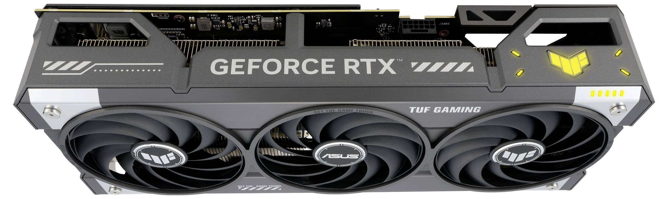 Een grafische kaart met het opschrift 'GEFORCE RTX' en 'TUF GAMING'. Hij heeft drie ventilatoren en een robuuste, donkere behuizing.