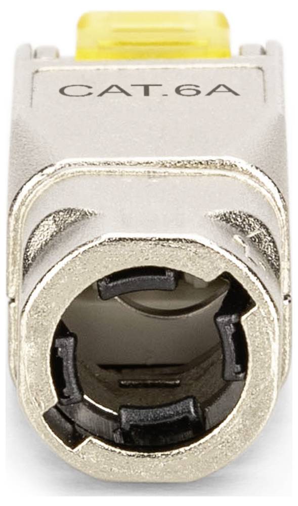 Een Cat 6A Ethernet-stekker close-up, geschikt voor hogesnelheidsnetwerken. Behuizing van zilver met een geel element bovenaan.