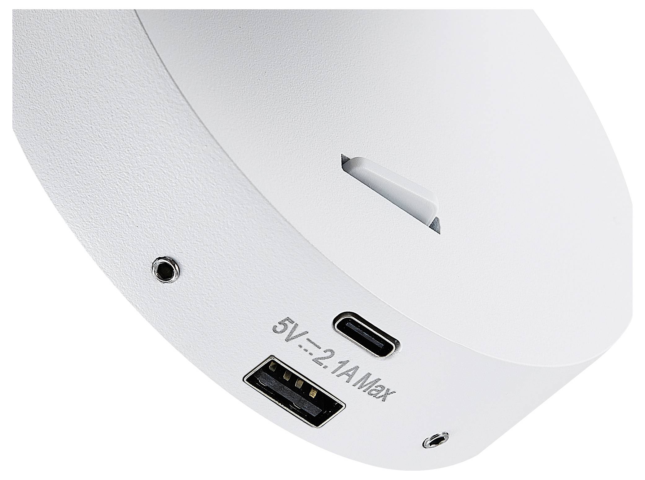Een wit apparaatbehuizing met USB-A-, USB-C- en netwerkaansluiting. Opschrift: '5V – 2.1A Max'. Minimalistisch design.