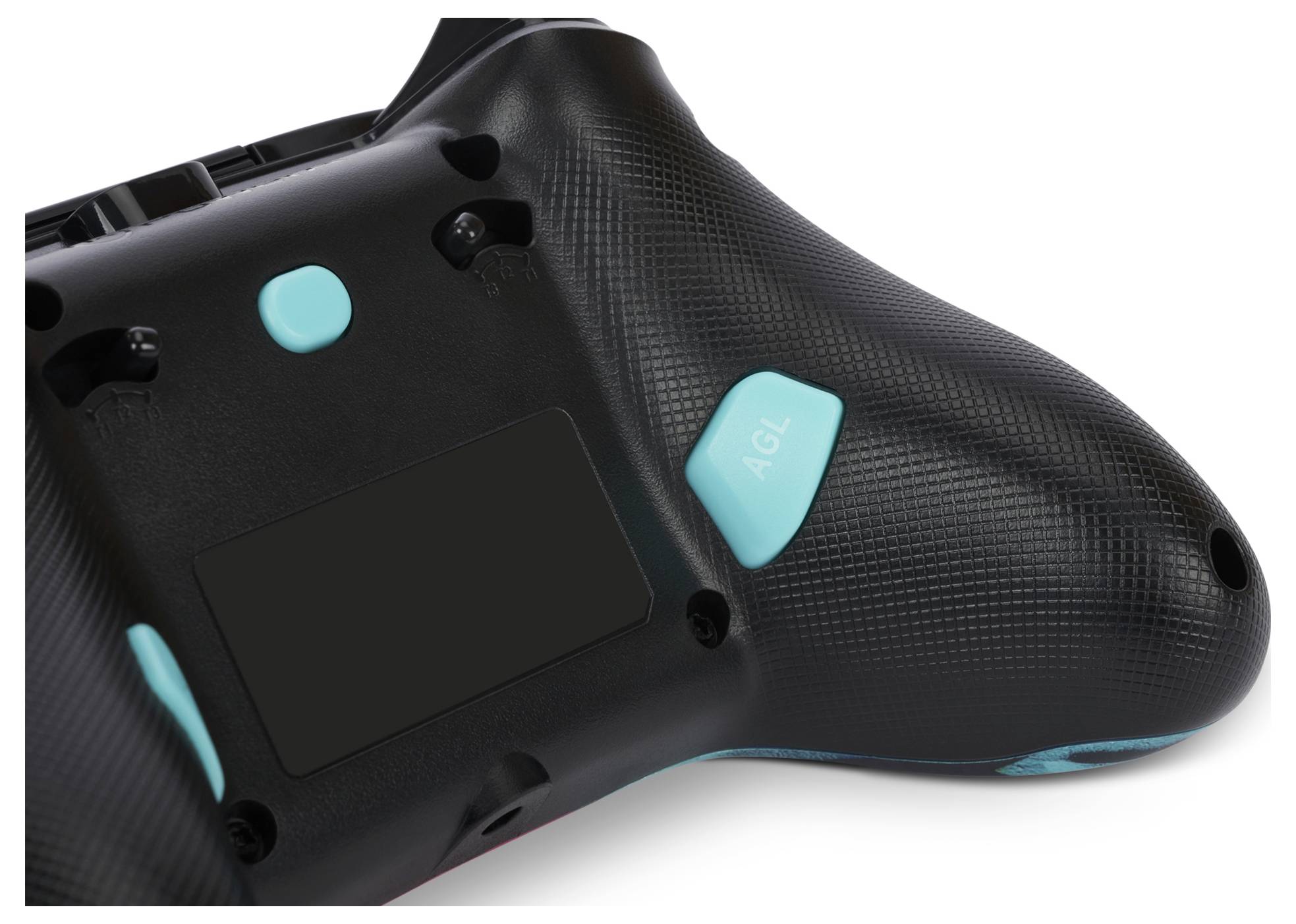 Zwarte gamecontroller van onderen gezien met turkoois gekleurde knoppen, waarvan één gemarkeerd met 'AGL'.