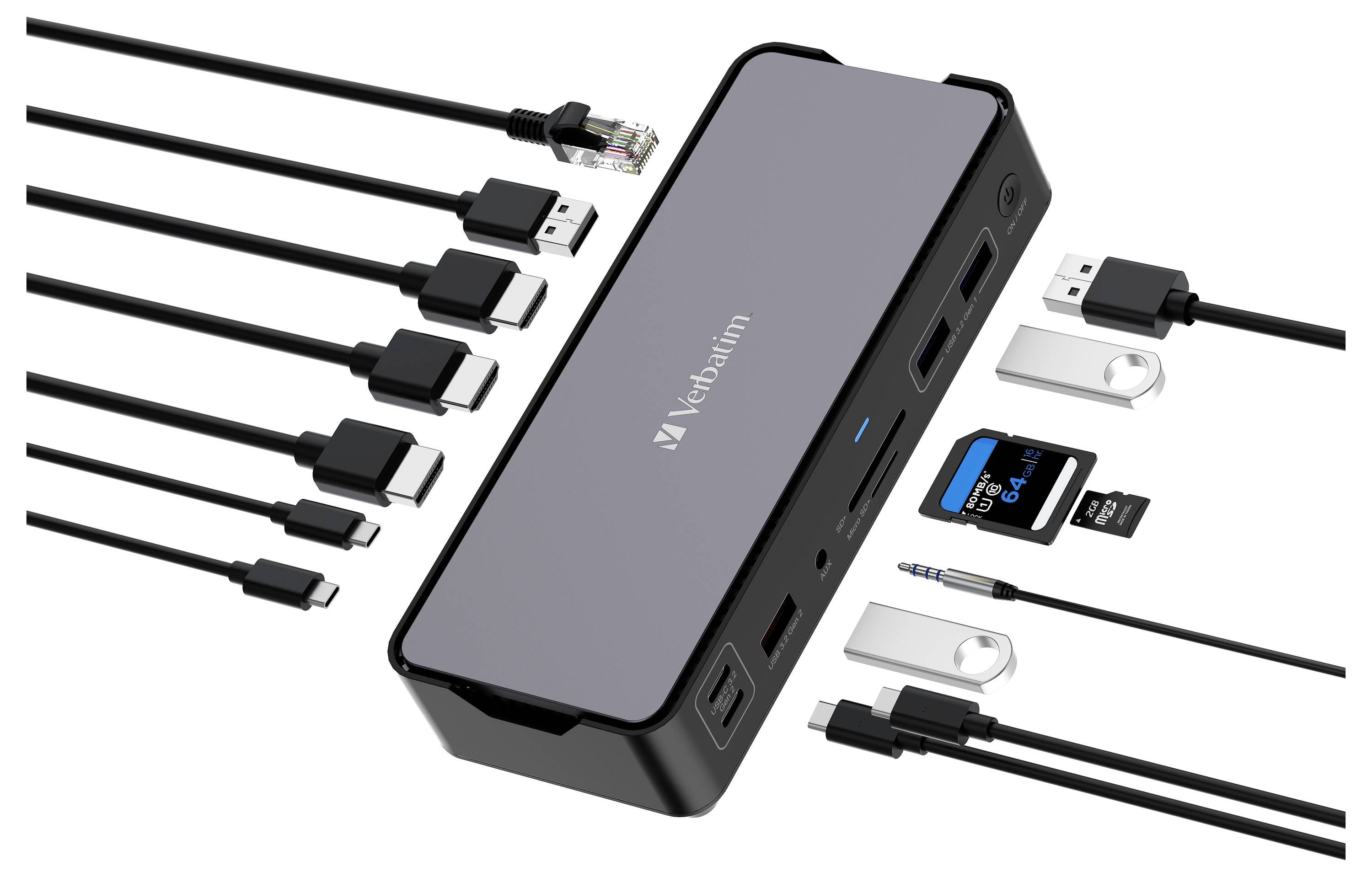Multifunctionele USB-C-hub van Verbatim, omringd door verschillende aansluitkabels en gegevensdragers, toont de verscheidenheid aan aansluitingen.