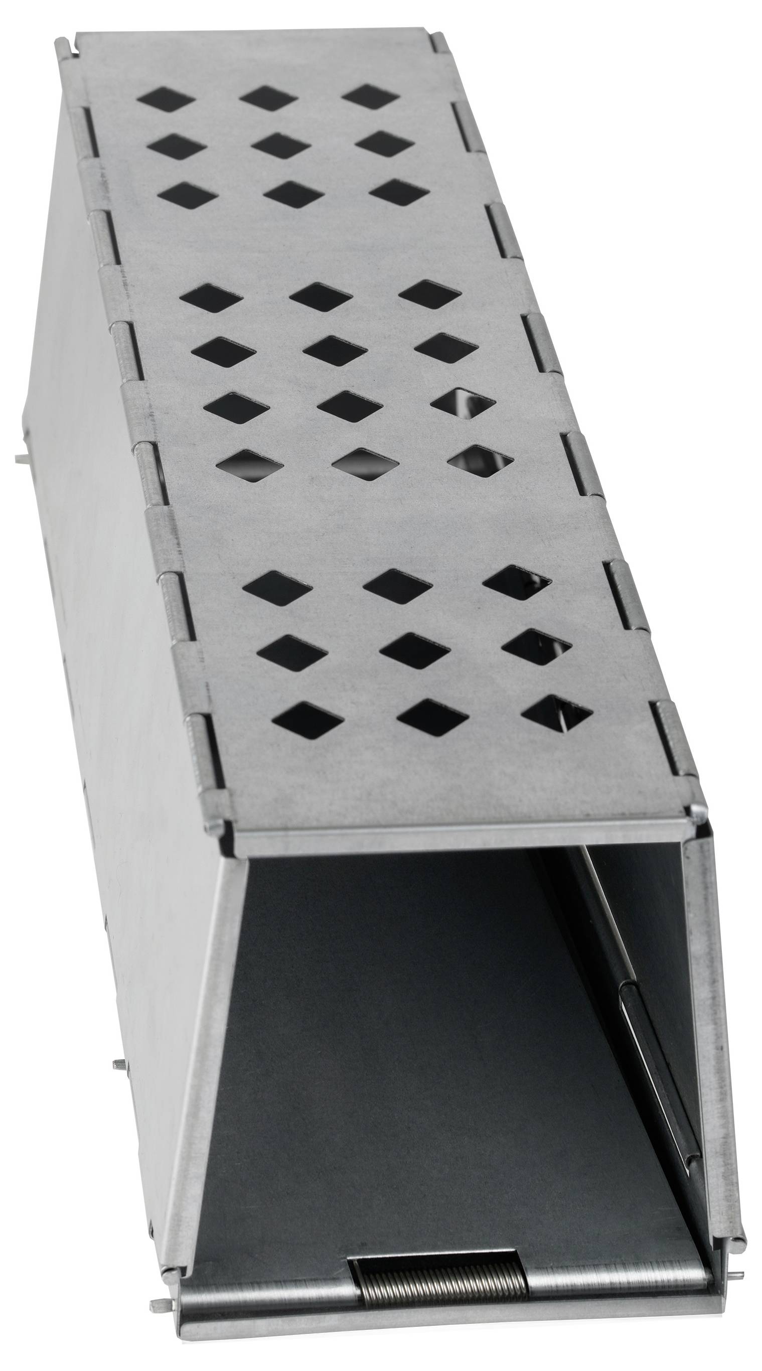 Metalen muizenval met rechthoekig ontwerp, ventilatieopeningen en een ingang aan de voorkant.