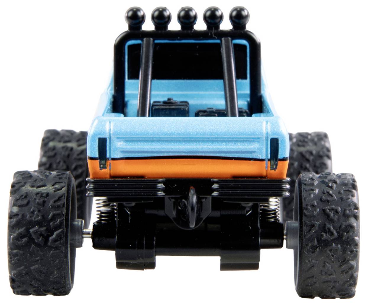 Speelgoed off-road auto, blauw met grote zwarte banden, gefotografeerd van voren.