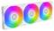 Drie witte ventilatoren met RGB-verlichting in regenboogkleuren, die achter elkaar gemonteerd zijn, waarschijnlijk onderdeel van een pc-koelsysteem.