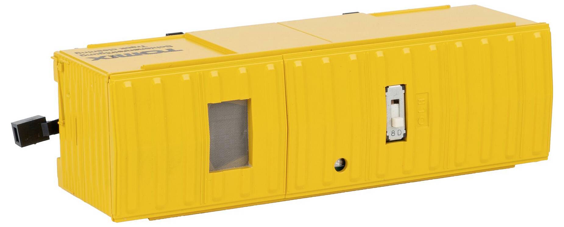 Een gele Tonka opslagcontainer met een handvat aan één zijde, voorzien van twee compartimenten met kleine raampjes en een grendelmechanisme aan de voorkant.