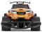 Een oranje radiografisch bestuurbare monstertruck met een breed, gespierd design en grote banden is frontaal te zien.