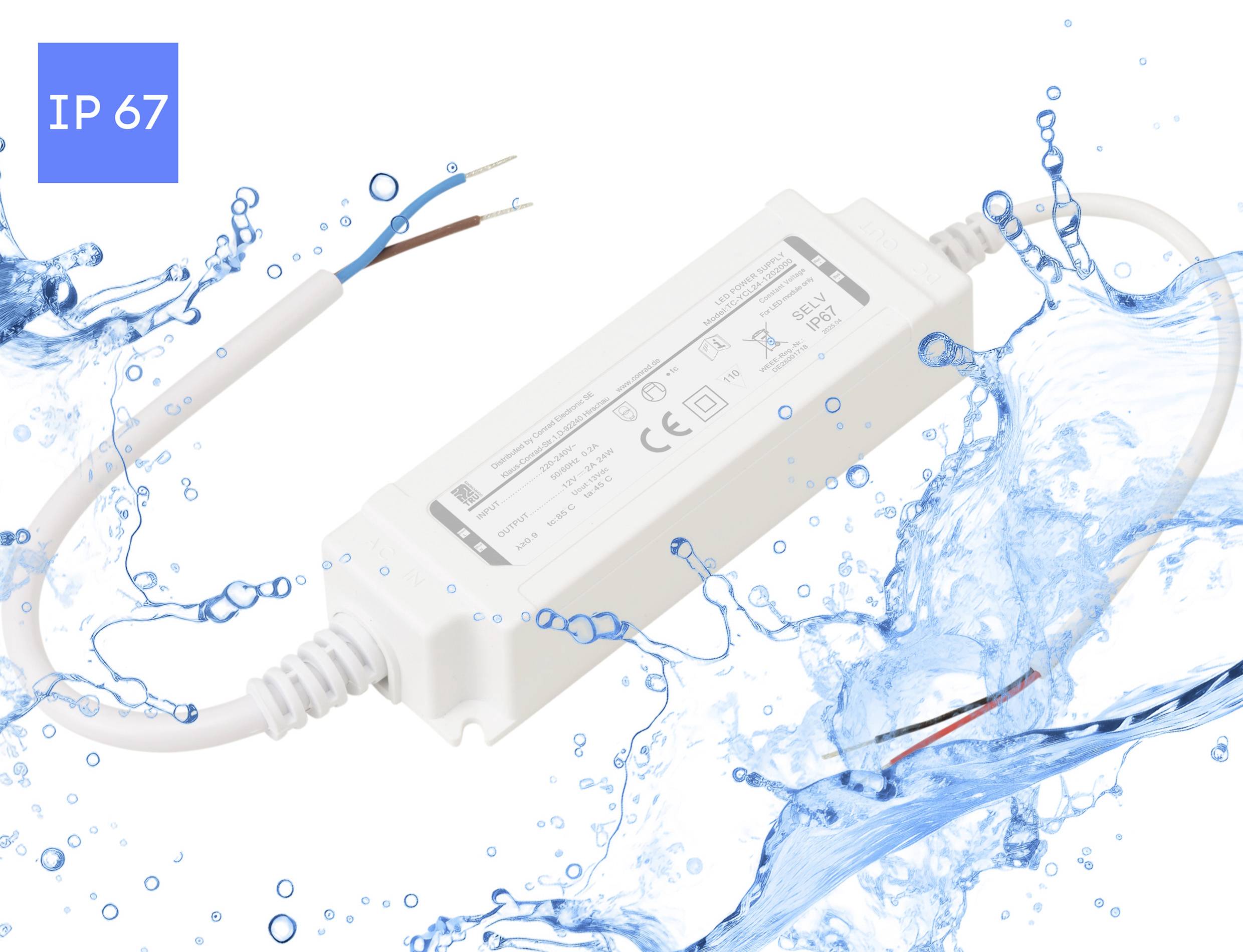 Een waterdichte LED-driver wordt getoond met waterdruppels, wat zijn IP67-classificatie benadrukt, wat wijst op een hoge waterbestendigheid en duurzaamheid.