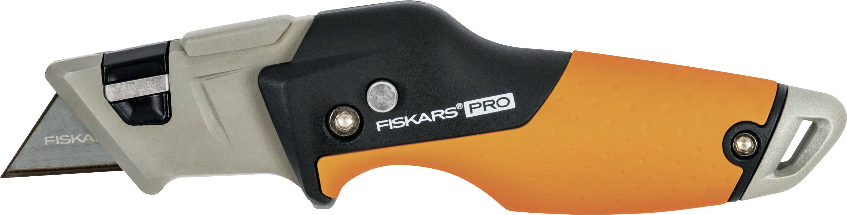Een oranje-zwarte tapijt- of vouwmes met ergonomische handgreep en intrekbare lemmet. Merk 'Fiskars Pro'.