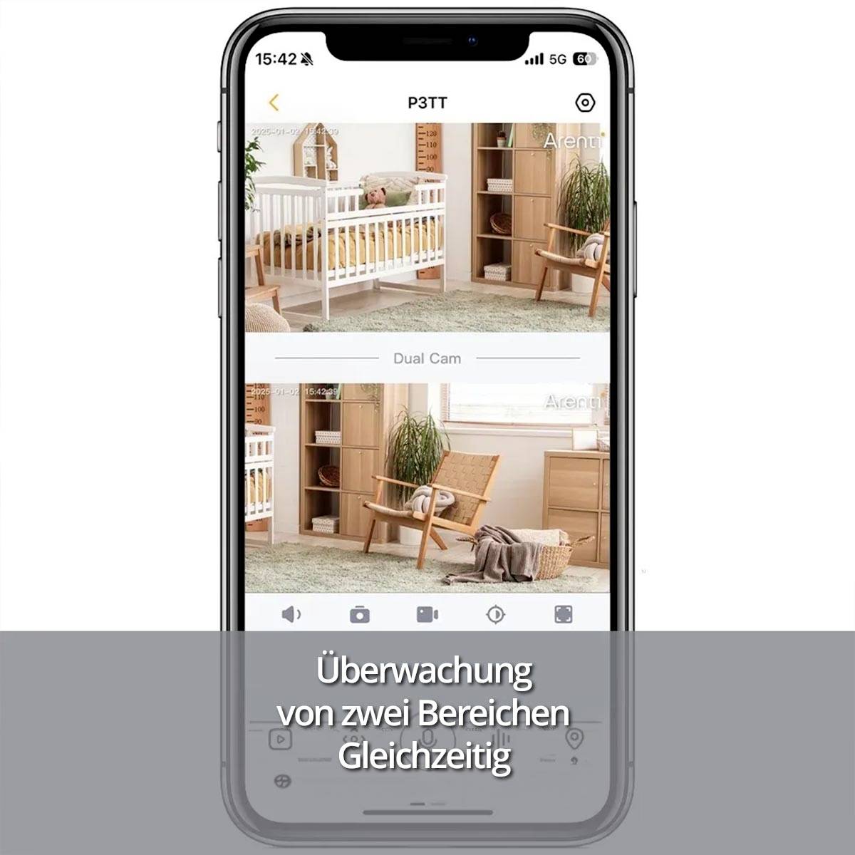 Twee bewakingscamerabeelden op een smartphonescherm. Boven een kinderbed, onder een woonkamerstoel. Tekst: 'Bewaking van twee gebieden tegelijkertijd'.