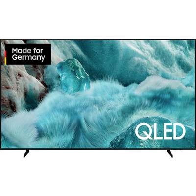Een QLED-televisie met productlabel 'Made for Germany' en een afbeelding van blauw ijs op de achtergrond.