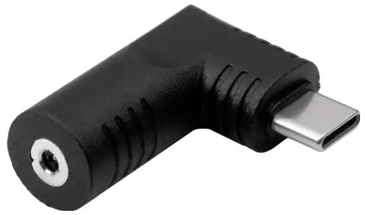 Een zwarte USB-C-adapter in L-vorm, geschikt voor het aansluiten van koptelefoons met 3,5 mm-stekker op een USB-C-apparaat.