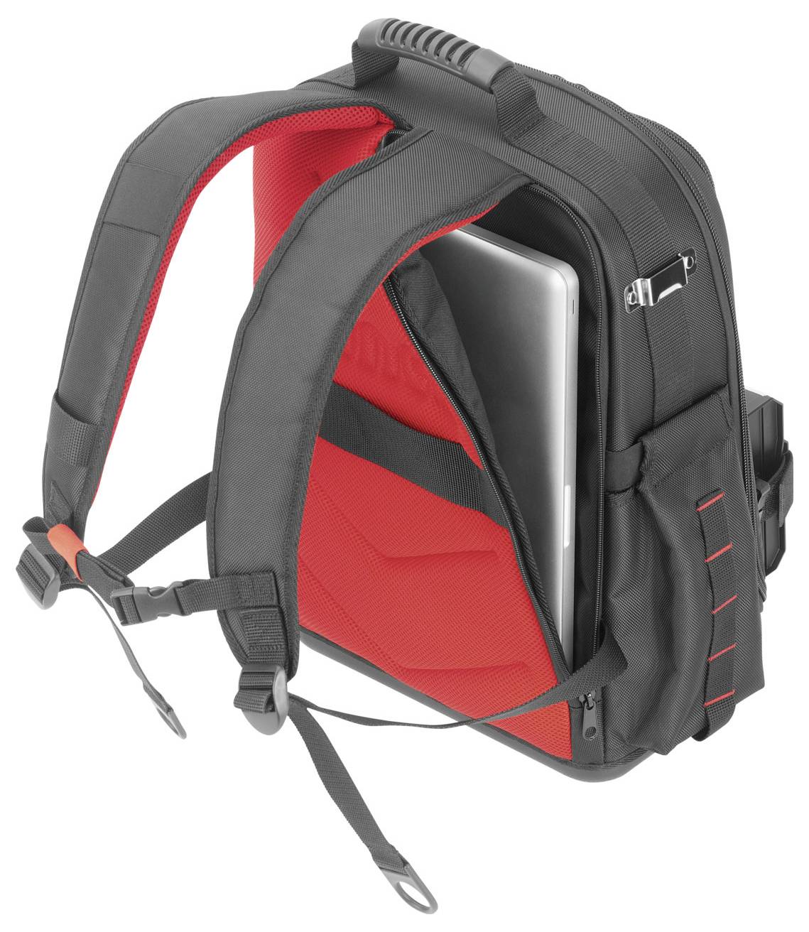 Een zwarte rugzak met rode accenten toont een gedeeltelijk zichtbaar laptopvak. De rugzak heeft gevoerde schouderbanden.