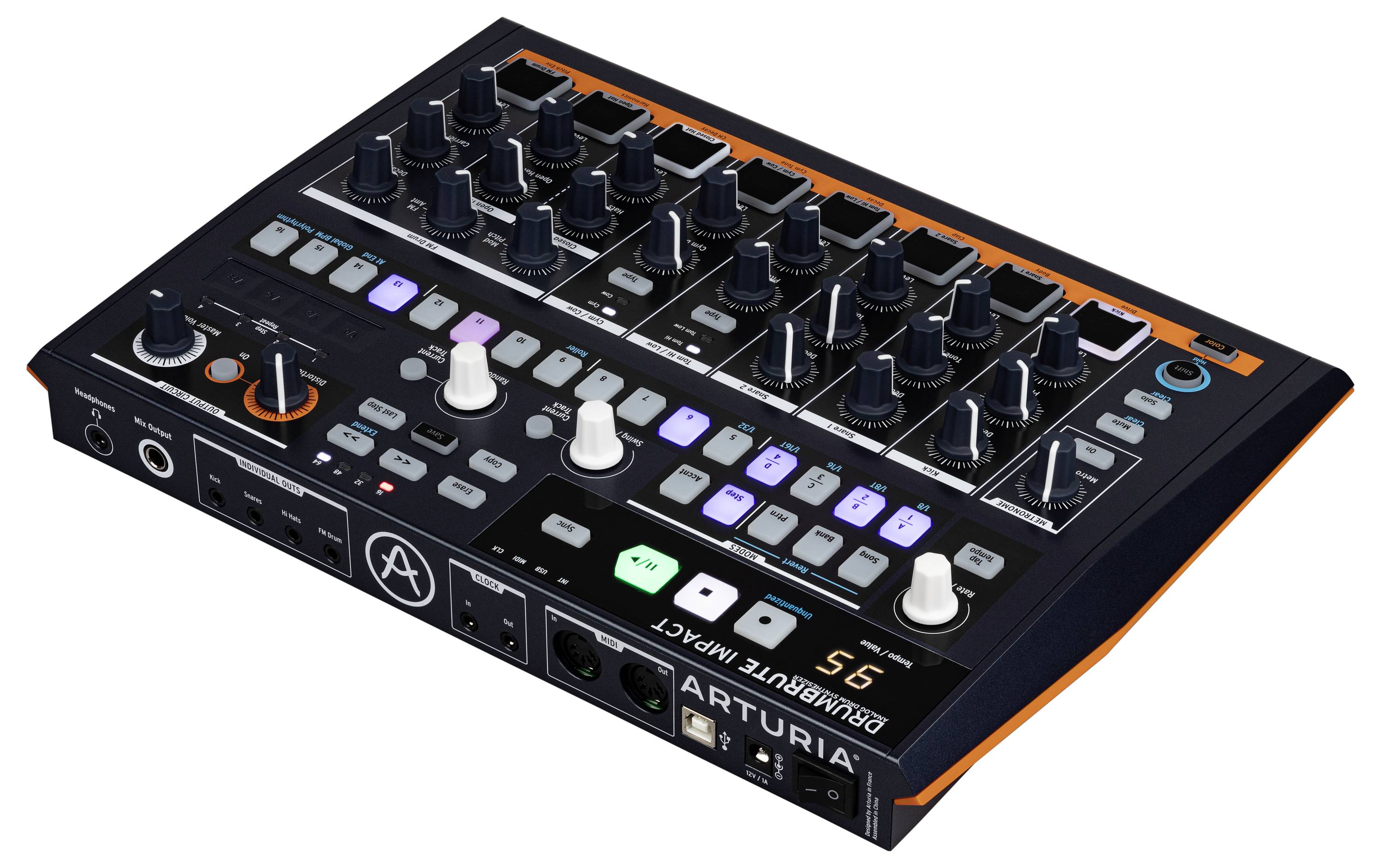 Elektronische synthesizer met meerdere draaiknoppen, schuifregelaars en toetsen, ideaal voor muziekproductie en sounddesign.