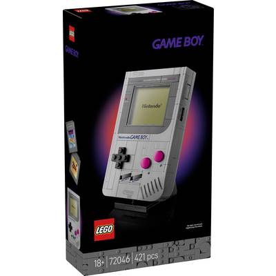 Een LEGO-model van een retro draagbare gameconsole op een zwarte doos. Het model is gemaakt van grijze stenen met roze knoppen en een display, gemarkeerd als 'Game Boy'.