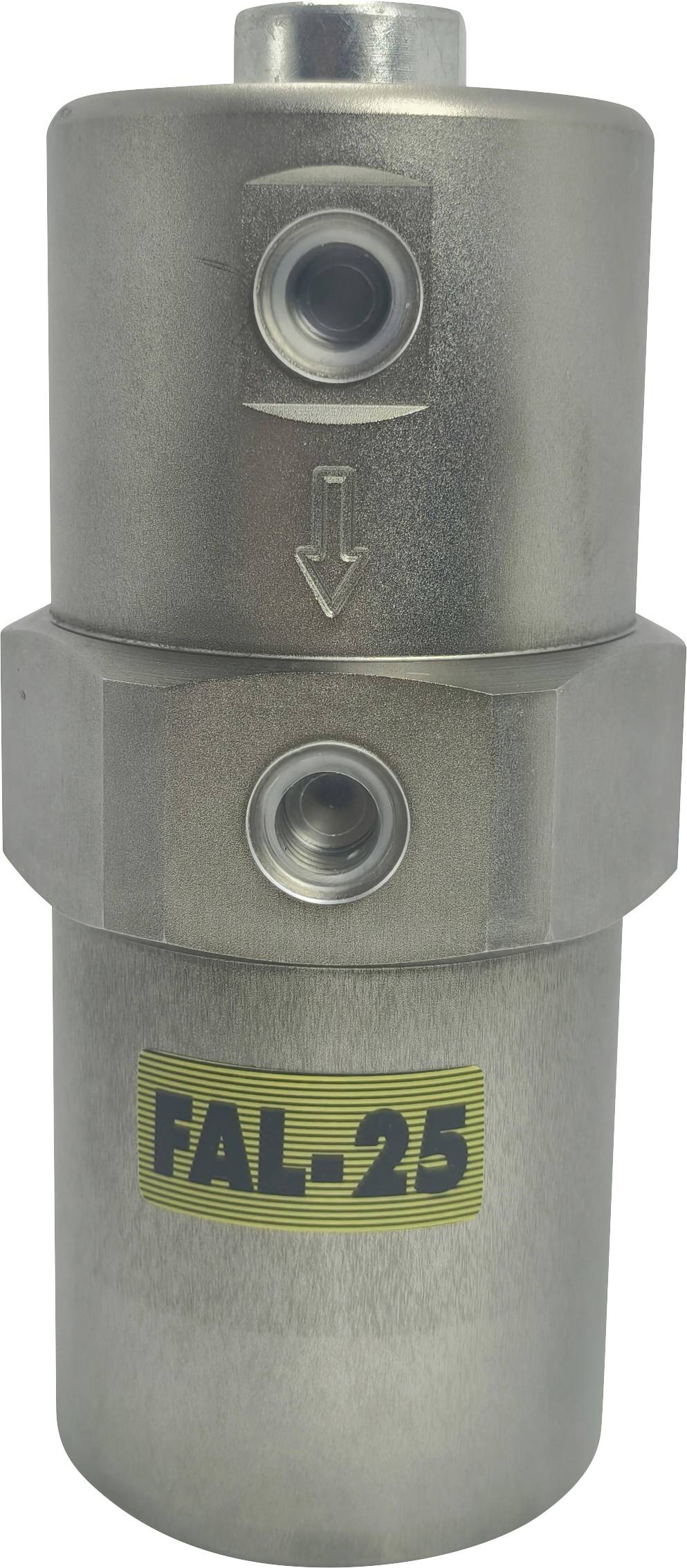 Een industriële metalen cilindervormige component met het label 'FAL-25', met twee zichtbare aansluitingen en een pijl die de stromingsrichting aangeeft.