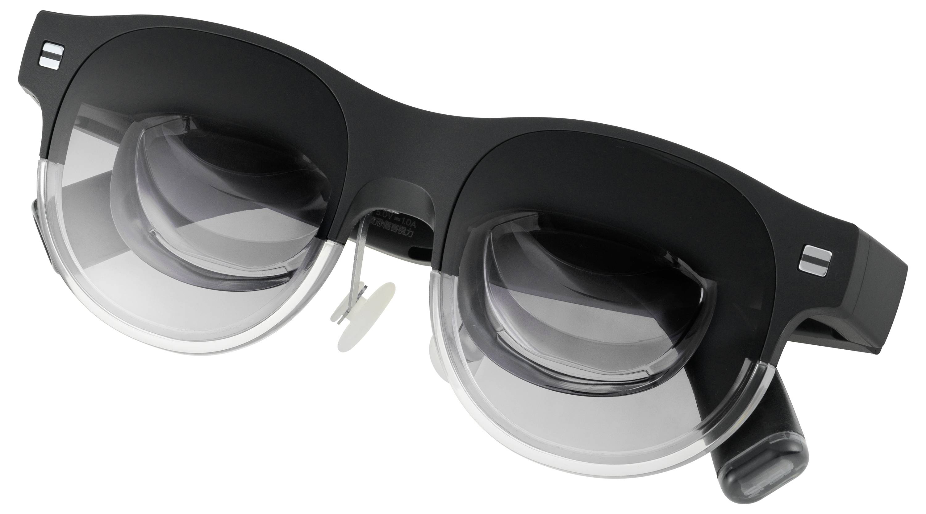 Zwarte slimme bril met ingebouwde speakers en transparante lenzen, ontworpen voor augmented reality-ervaringen.