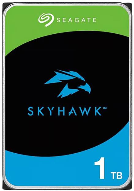 Een 'SkyHawk 1TB' Seagate harde schijf etiket met een blauw haviklogo op een zwarte achtergrond, omringd door groene en blauwe accenten.