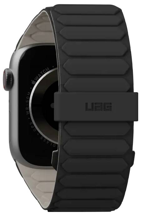 Een zwarte smartwatch met een robuuste, gestructureerde band en een digitaal display. Het horloge heeft een donkere behuizing en een opvallende zijknop.