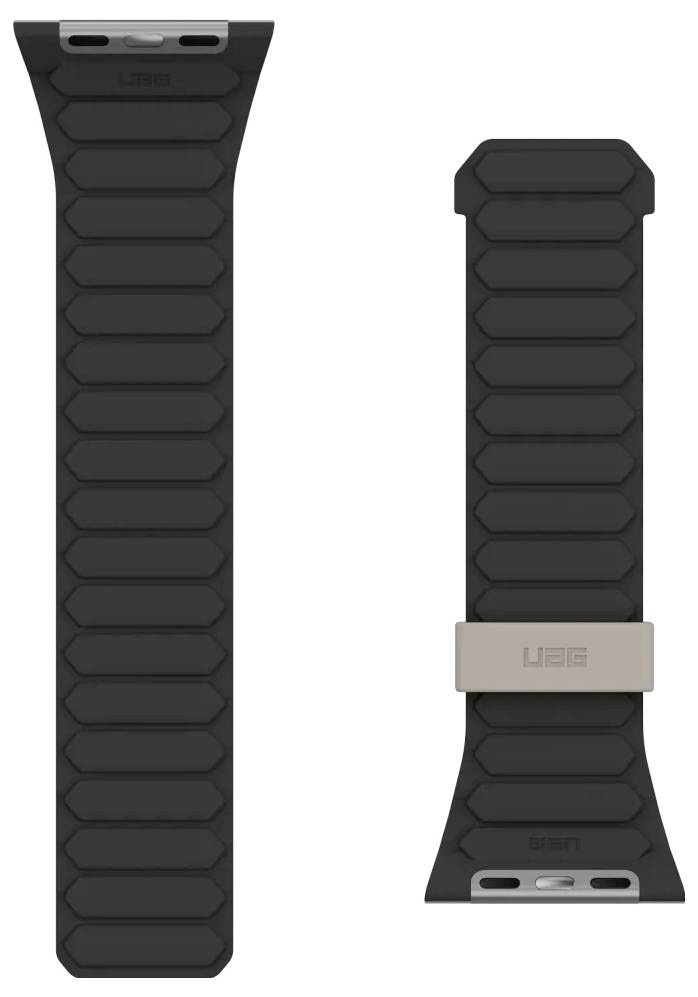 Een zwarte gestructureerde smartwatch band met een rechthoekige sluiting en merklogo toont twee segmenten: één langer, één korter, voor polsaanpassing.